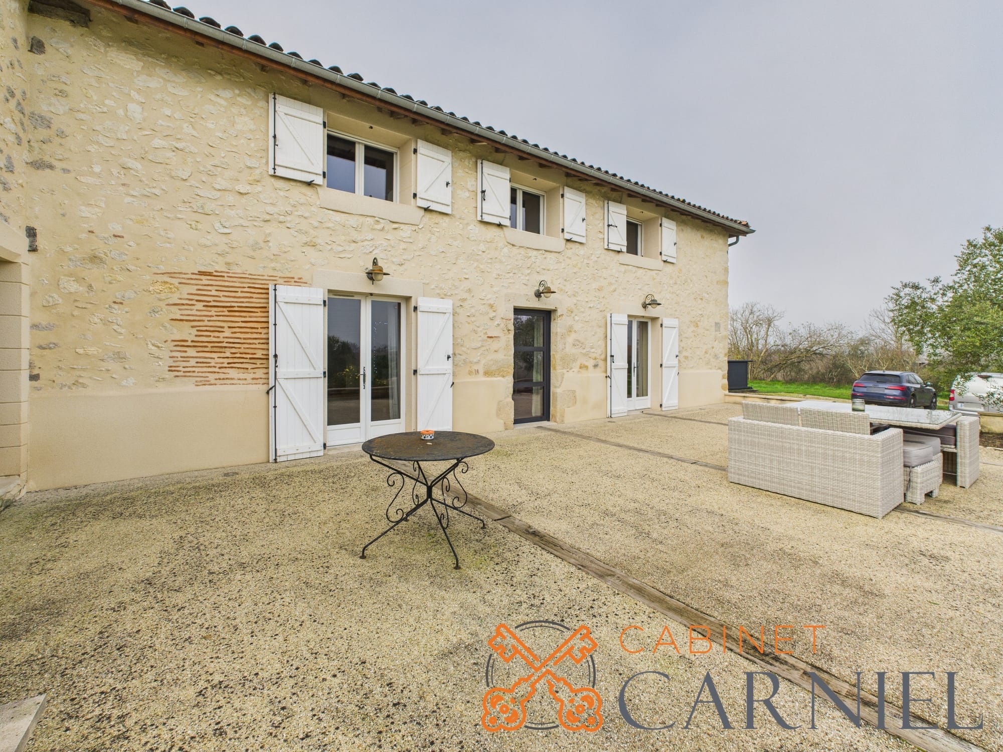 photo_1c9d15bce696eb589ca0d979a3e9066d